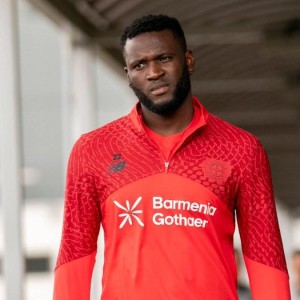 记者：米兰会特别注意博尼费斯的膝盖体检，他很难赶上首轮